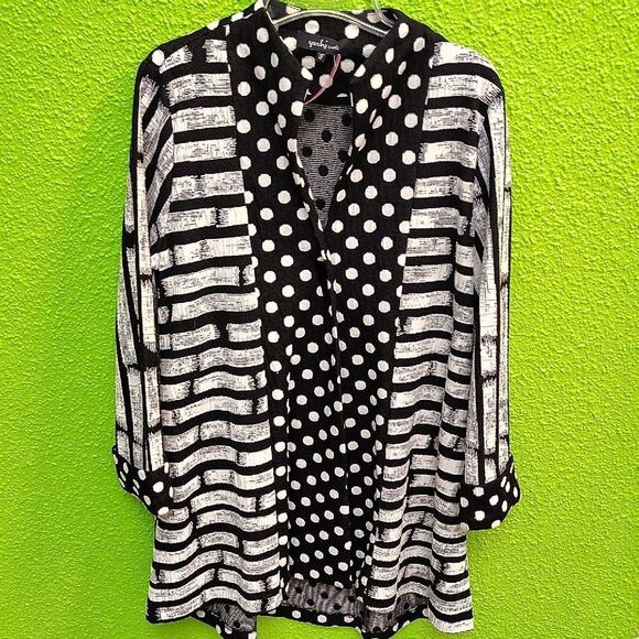 Shi by JOURNEYS Black and White 3/4 Sleeve Blouse with Mandarin Collar - Picture 1 of 3